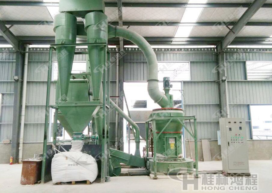 桂林鴻程雜鹵石雷蒙磨粉機，雜鹵石磨機，雜鹵石磨粉機-HC系列縱擺式磨粉機環(huán)保設備